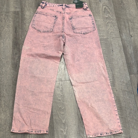 Pink High-Waisted Jeans - Picture 6 of 7